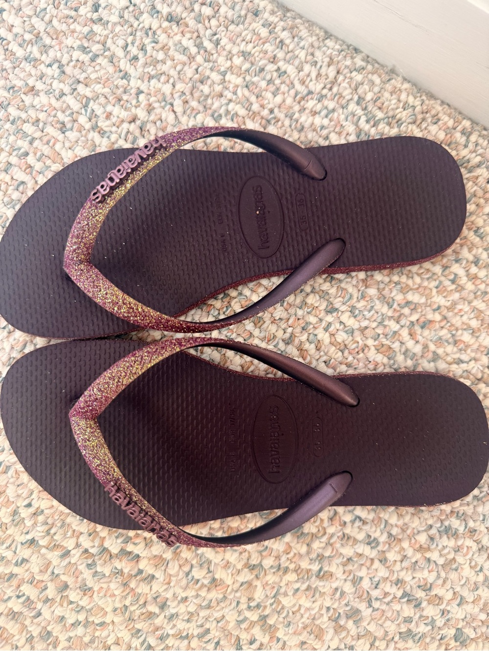Havaianas Women’s Glitter Strap Flip Flops - Dark Purple with Gold Sparkle